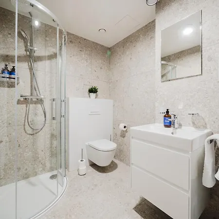 Days - Bright With Ac Near Vysehrad Castle פראג