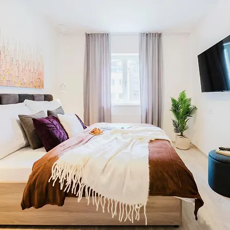 Days - Bright With Ac Near Vysehrad Castle דירה פראג